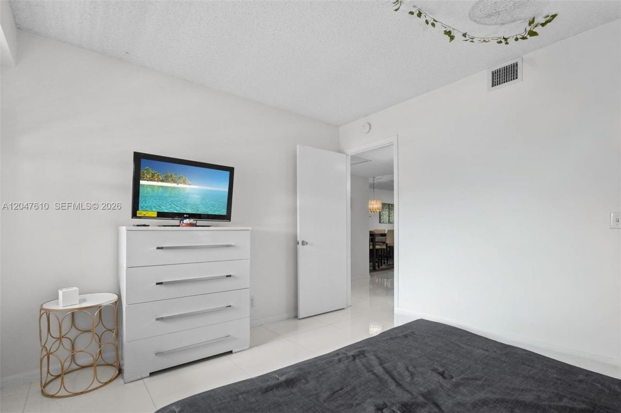 1251 SW 125th Ave, Unit 402T, Pembroke Pines, FL 33027 Photo