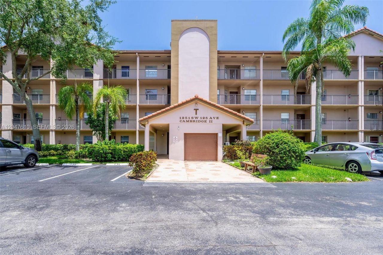 1251 SW 125th Ave, Unit 402T, Pembroke Pines, FL 33027 Photo