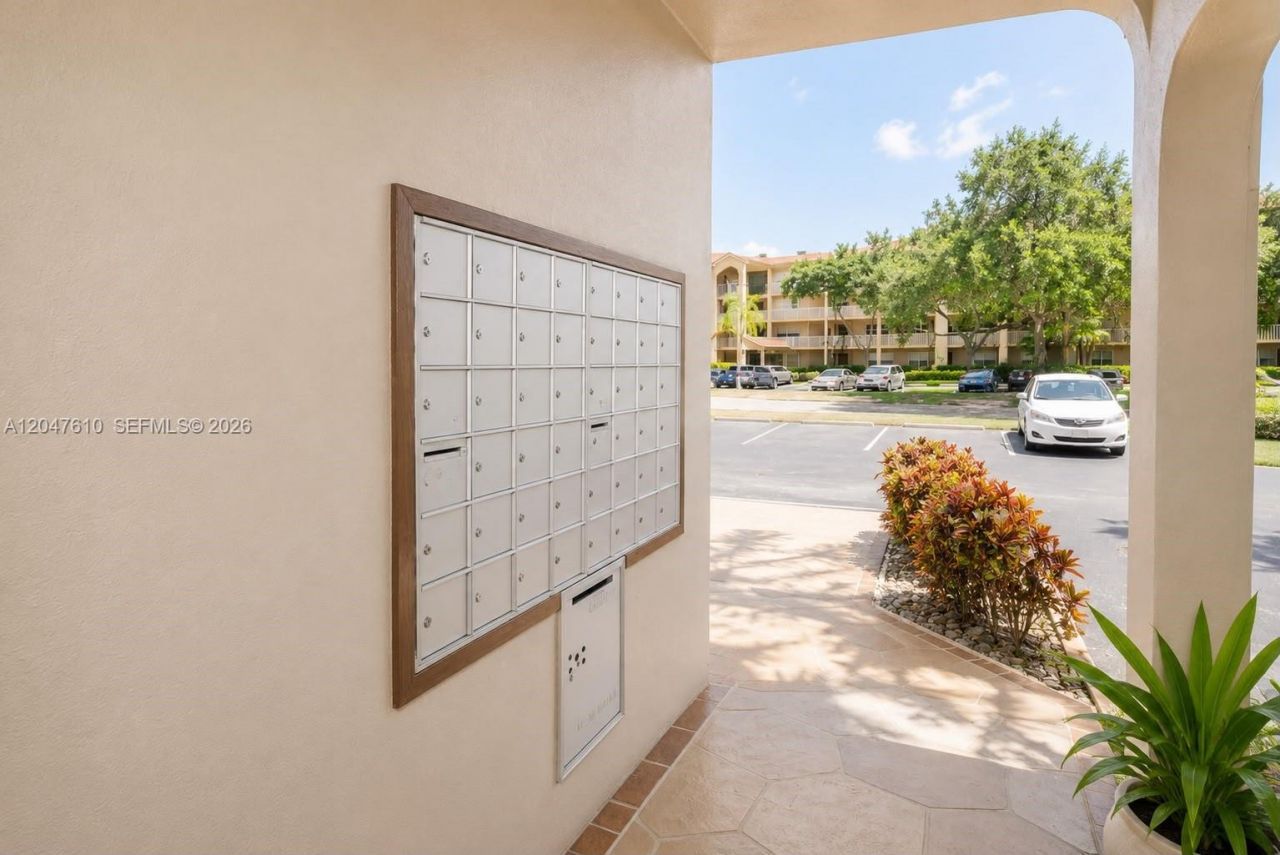 1251 SW 125th Ave, Unit 402T, Pembroke Pines, FL 33027 Photo