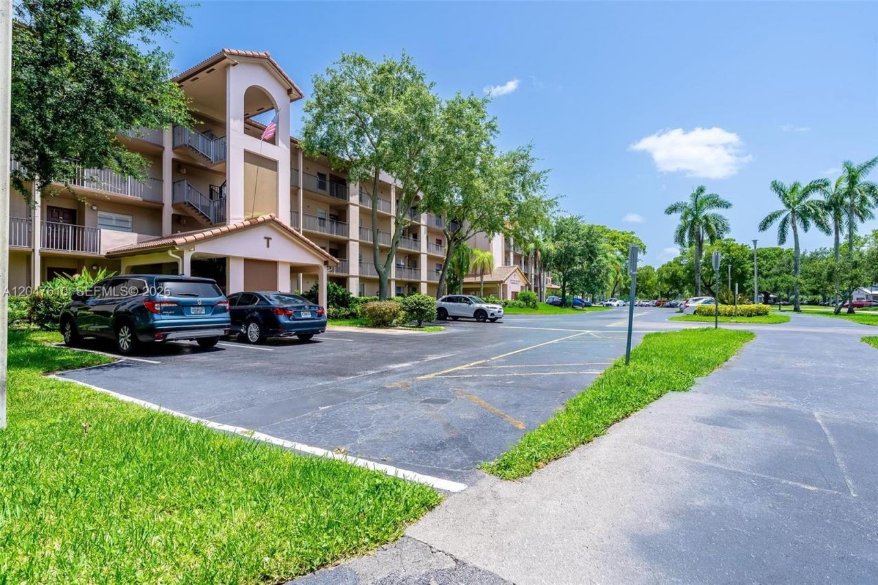 1251 SW 125th Ave, Unit 402T, Pembroke Pines, FL 33027 Photo