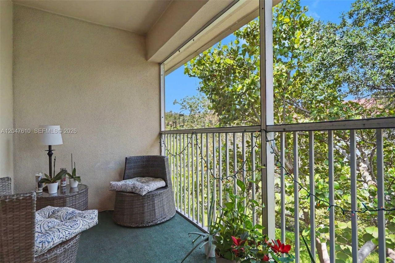 1251 SW 125th Ave, Unit 402T, Pembroke Pines, FL 33027 Photo