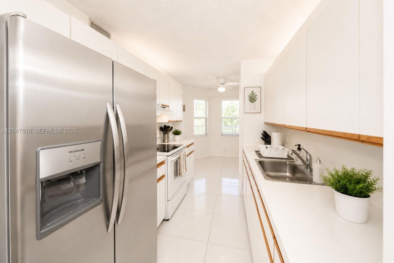 1251 SW 125th Ave, Unit 402T, Pembroke Pines, FL 33027 Photo