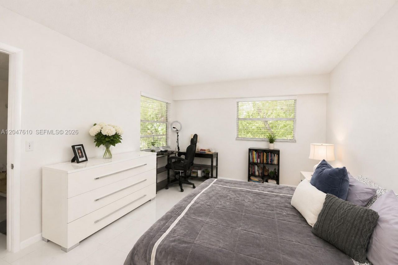 1251 SW 125th Ave, Unit 402T, Pembroke Pines, FL 33027 Photo