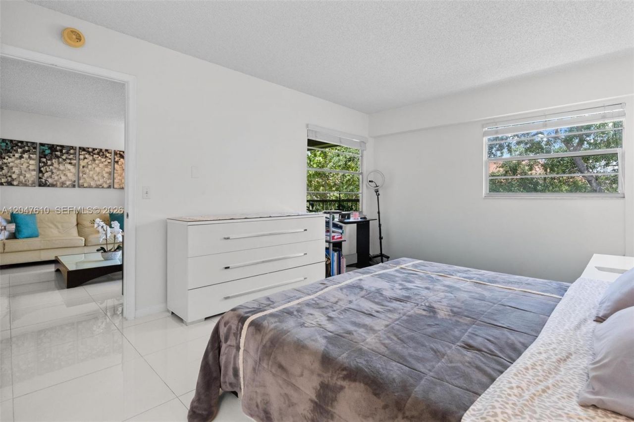 1251 SW 125th Ave, Unit 402T, Pembroke Pines, FL 33027 Photo