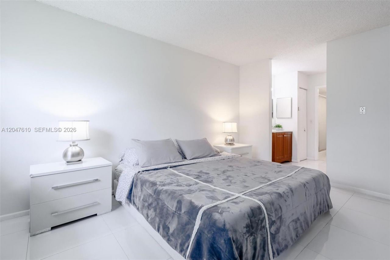 1251 SW 125th Ave, Unit 402T, Pembroke Pines, FL 33027 Photo