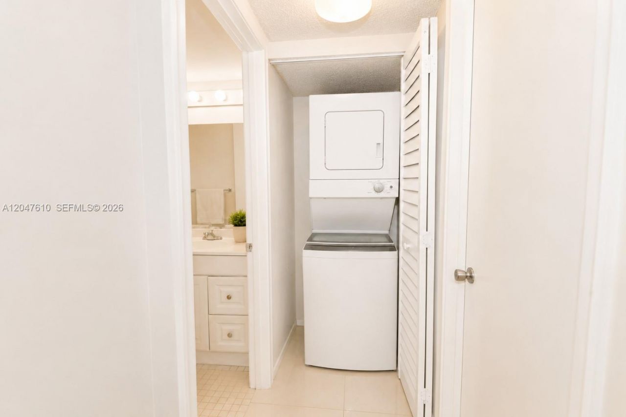 1251 SW 125th Ave, Unit 402T, Pembroke Pines, FL 33027 Photo