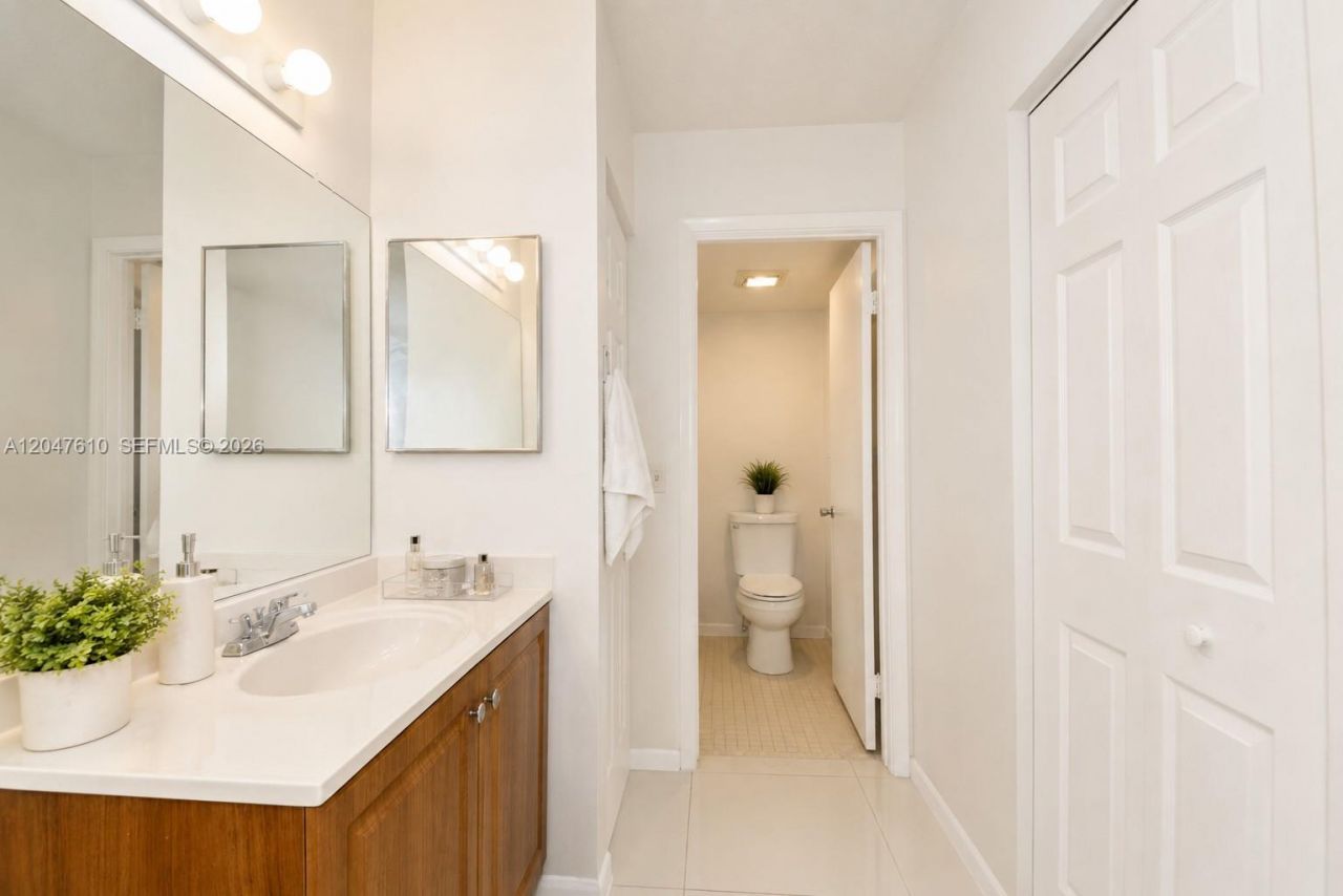 1251 SW 125th Ave, Unit 402T, Pembroke Pines, FL 33027 Photo