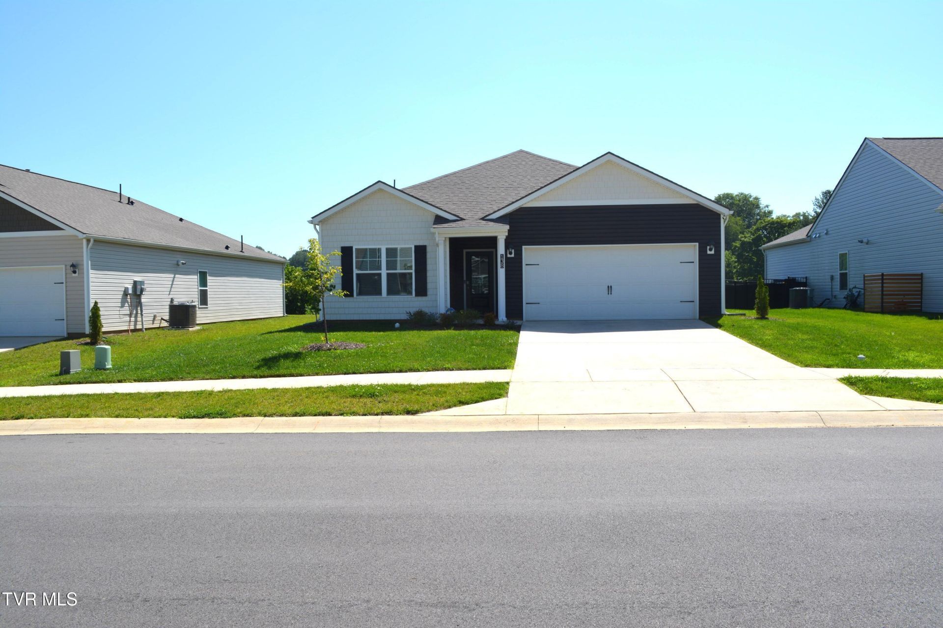 138 Tanasqui Drive, Johnson City, TN 37604 Main Photo