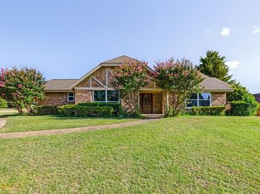 7126 Fernmeadow Circle, Dallas, TX 75248