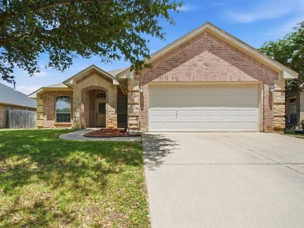 301 Lottie Lane, Saginaw, TX 76179