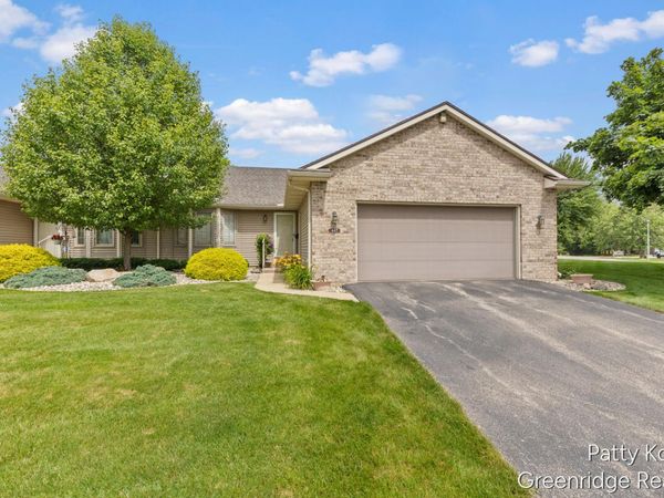 447 Falcon Drive, Wayland, MI 49348