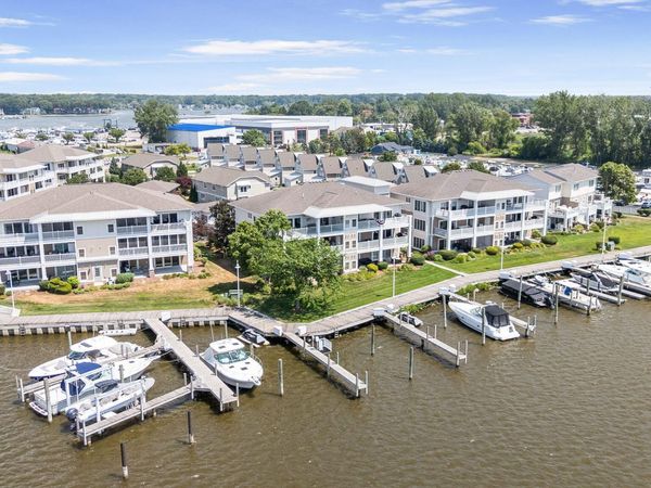 930 W Savidge Street, Unit 20, Spring Lake, MI 49456