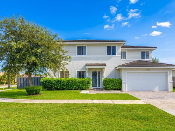 17901 SW 152nd Ave , Miami, FL 33187