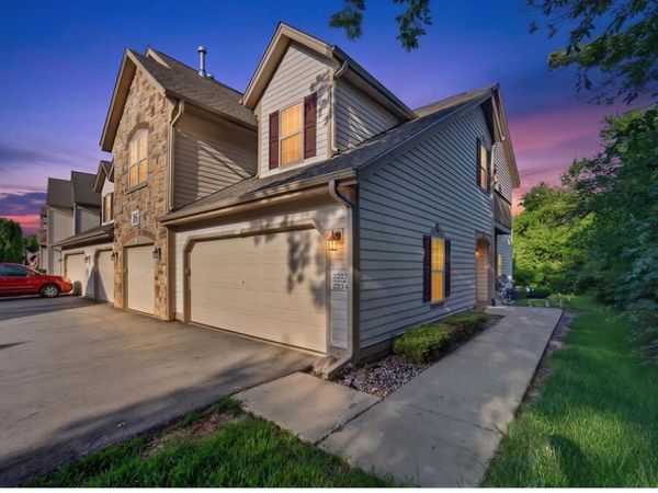 2224 W Vista Bella DRIVE, Oak Creek, WI 53154
