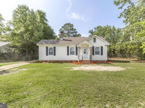 806 Woodrow Avenue, Dublin, GA 31021