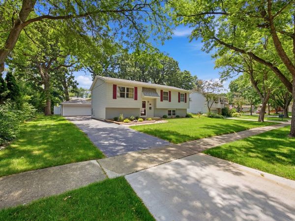 2713 Ravinia Lane , Woodridge, IL 60517