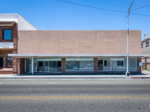 2015 1st Street Street, Selma, CA 93662