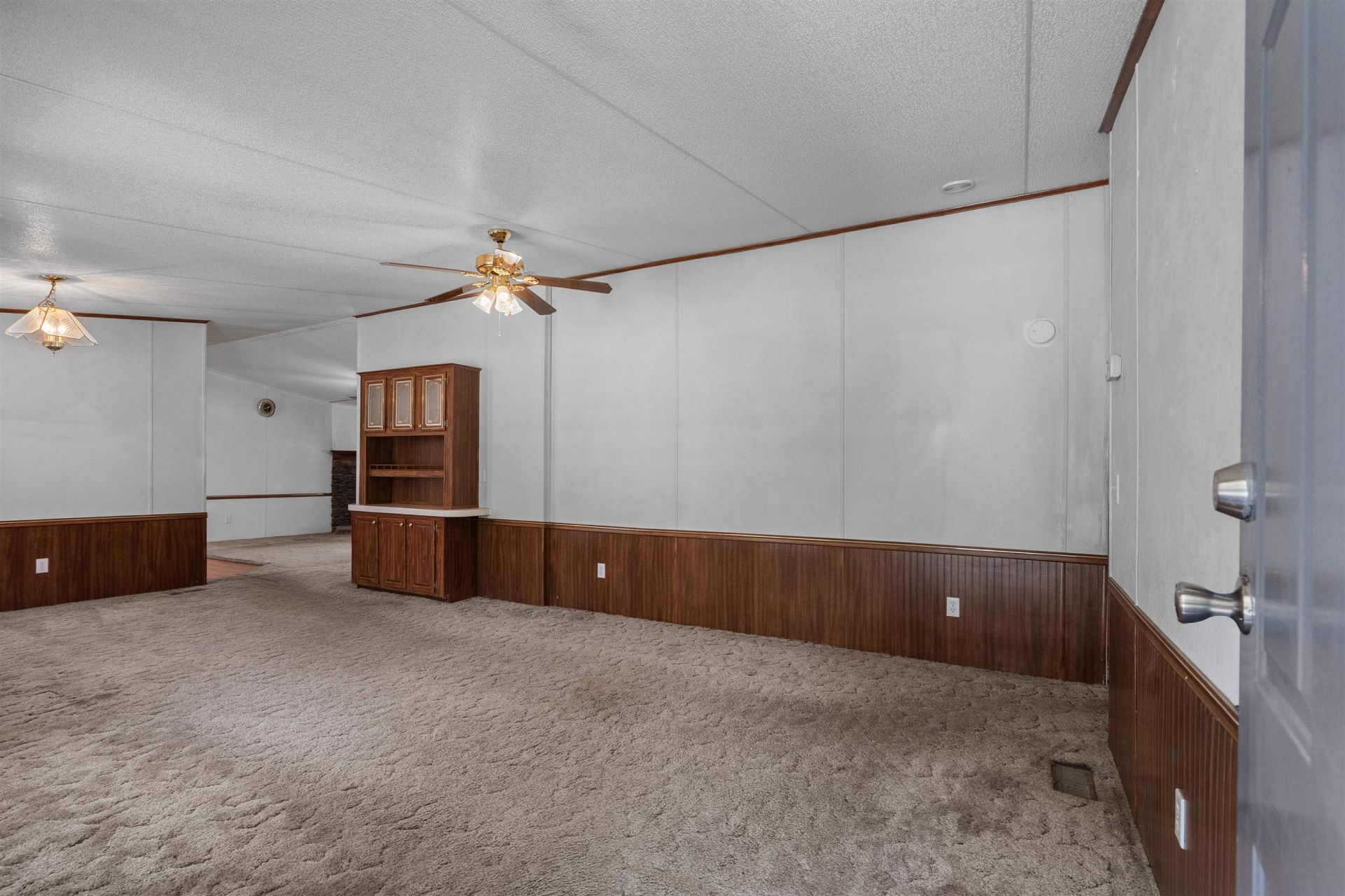 5074 Wesley Rd. Photo 9