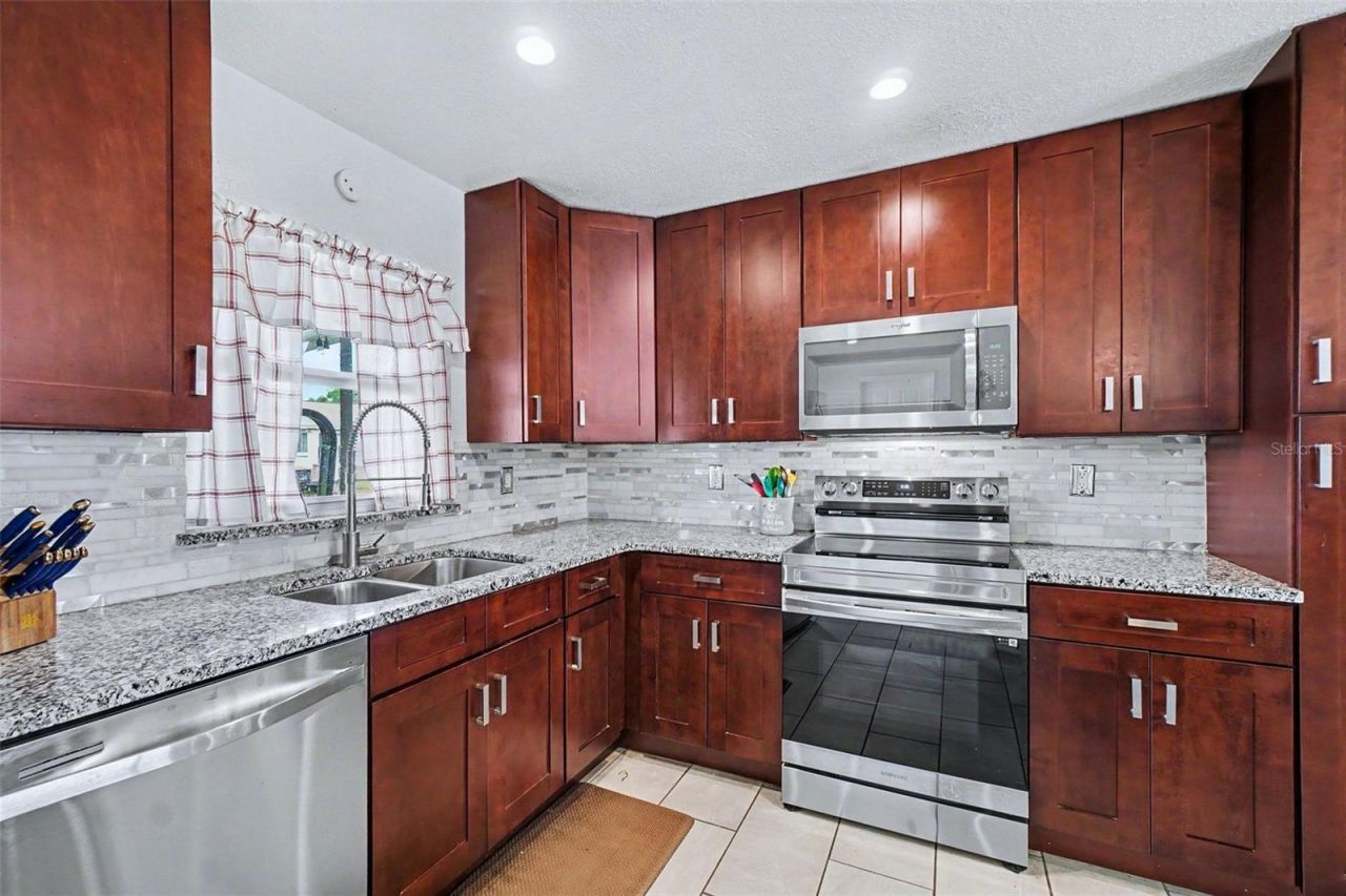 3321 Dauphine Street , Sebring, FL 33872 Photo