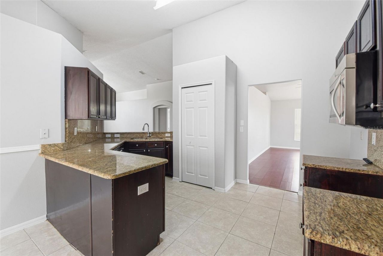 1708 Powder Ridge Drive , Valrico, FL 33594 Photo