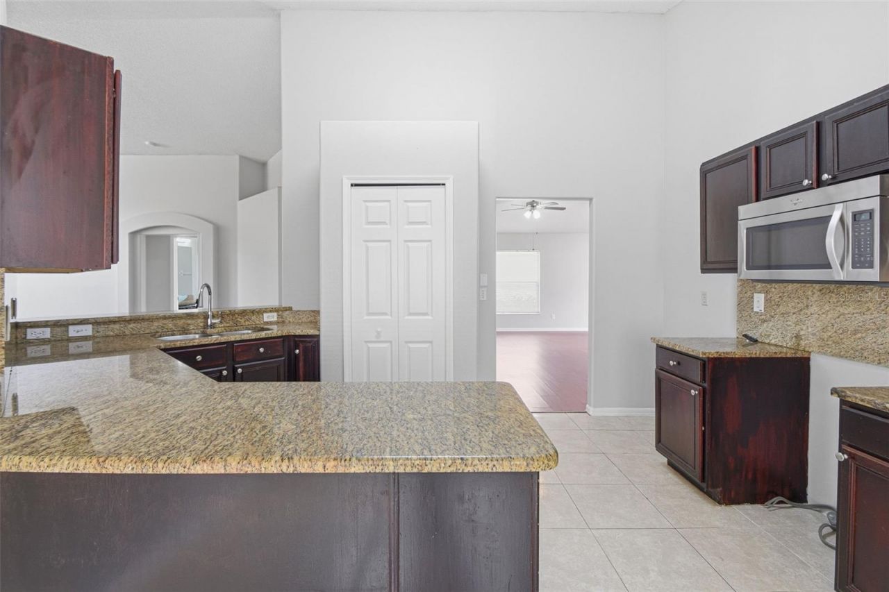 1708 Powder Ridge Drive , Valrico, FL 33594 Photo