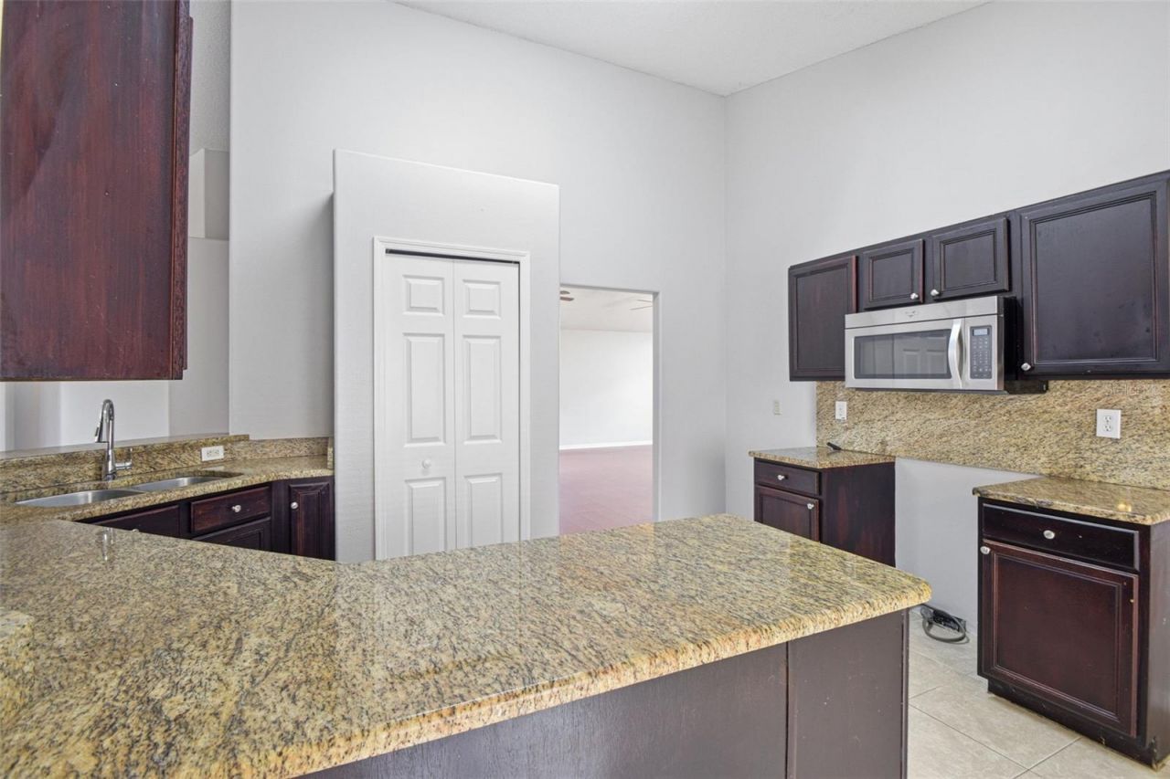 1708 Powder Ridge Drive , Valrico, FL 33594 Photo