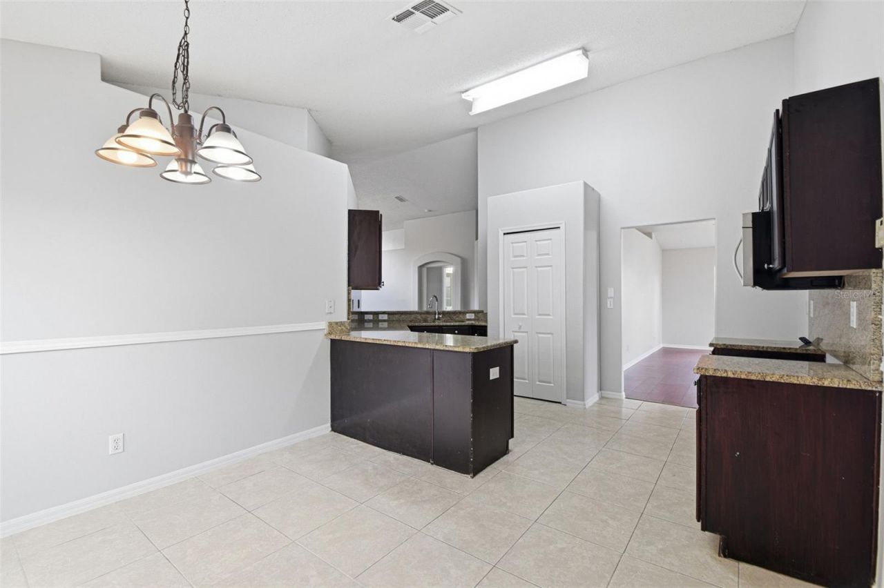 1708 Powder Ridge Drive , Valrico, FL 33594 Photo