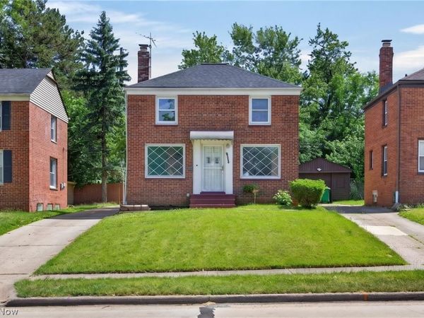 18412 Waterbury Avenue , Maple Heights, OH 44137
