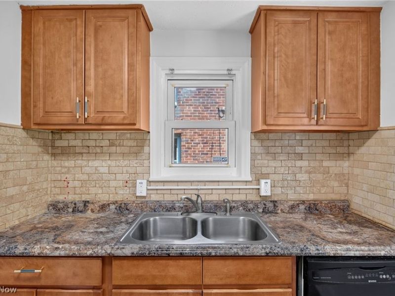 18412 Waterbury Avenue, Maple Heights, OH 44137 Photo 17