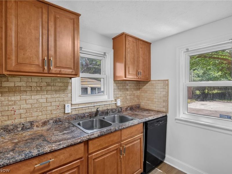 18412 Waterbury Avenue, Maple Heights, OH 44137 Photo 19