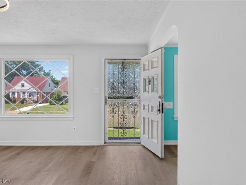 18412 Waterbury Avenue, Maple Heights, OH 44137 Photo 6