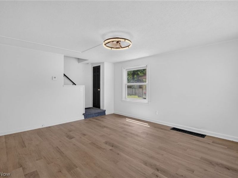18412 Waterbury Avenue, Maple Heights, OH 44137 Photo 9