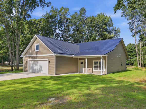 6805 Mayfair Drive, Canadian Lakes, MI 49346