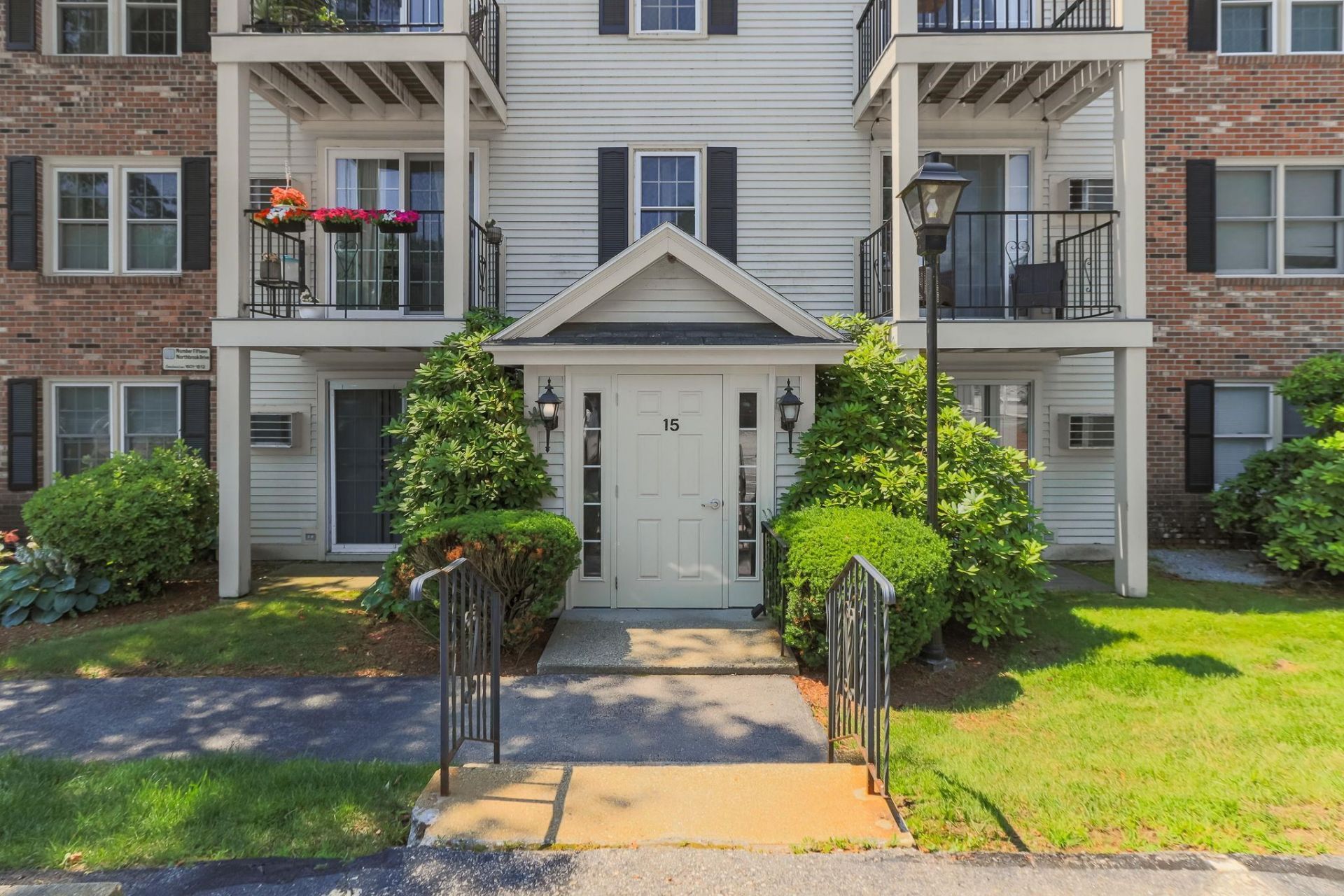 15 Northbrook Drive, Unit 1504, Manchester, NH 03102 Main Photo