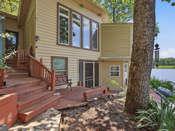 1049 Mountain Shadows Dr, Cleveland, GA 30528
