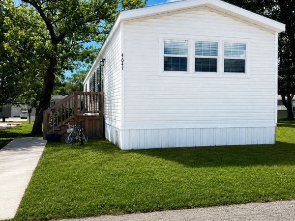 4647 Red Apple Court NW, Unit 91, Walker, MI 49534