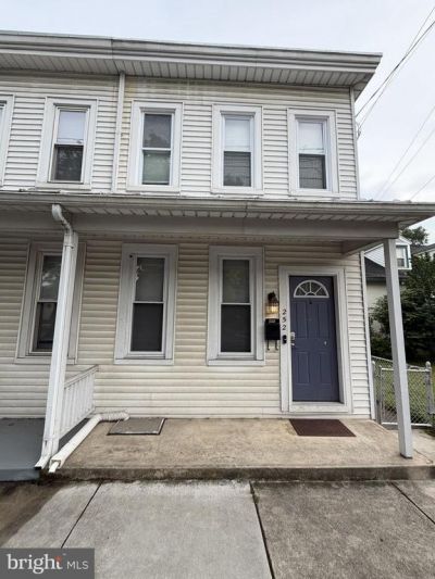 252 E Louther Street, Carlisle, PA 17013 Main Photo