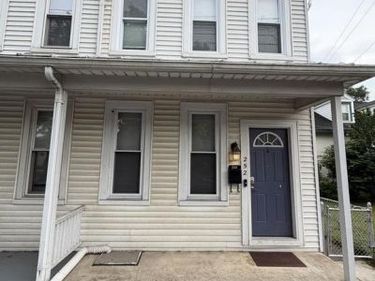 252 E LOUTHER STREET, CARLISLE, PA 17013