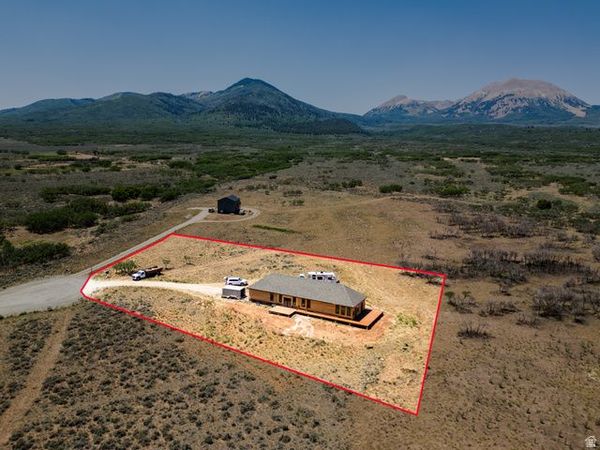 142 N PORCUPINE LN , La Sal, UT 84530