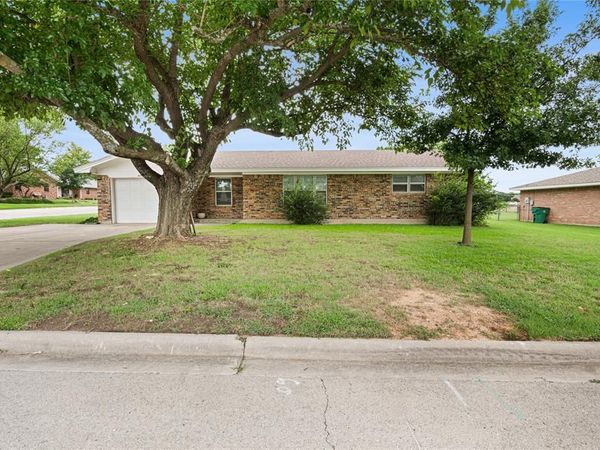 603 E 5th Street , Muenster, TX 76252