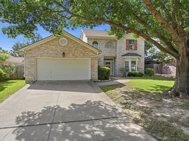 609 Carette Drive, Fort Worth, TX 76108