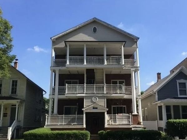 1120 Ontario Street , Unit 201, Oak Park, IL 60304