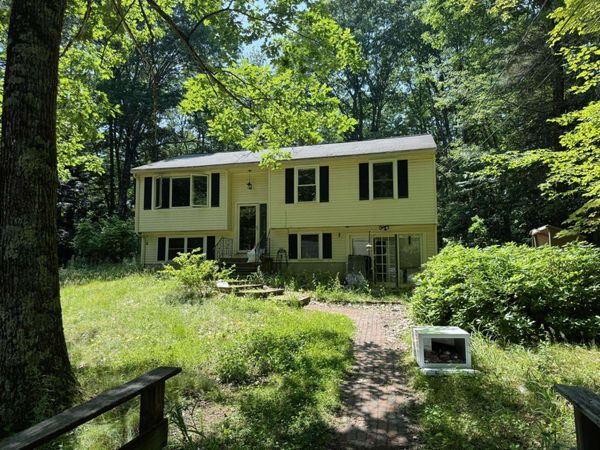 6 Saddlepath Road, Raymond, NH 03077