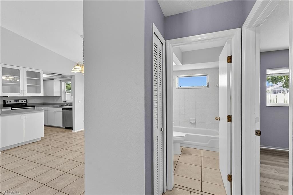 1401 SE 3rd St , Cape Coral, FL 33990 Photo