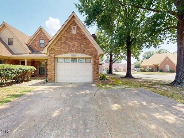 7158 Greenbriar Drive, Southaven, MS 38671