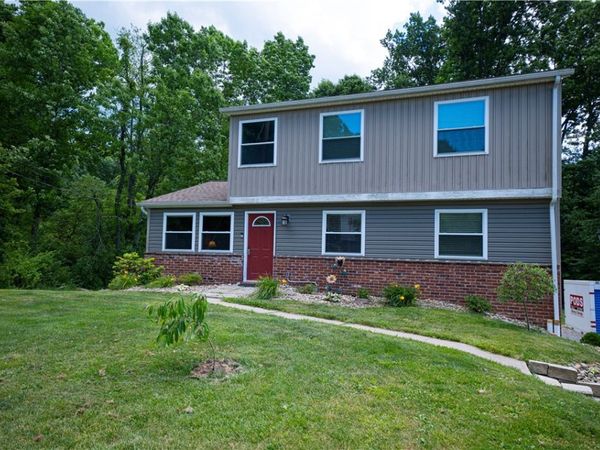 136 Keithwood Dr, Valencia, PA 16059