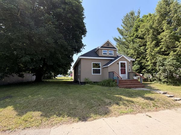 406 E Avenue A, Newberry, MI 49868