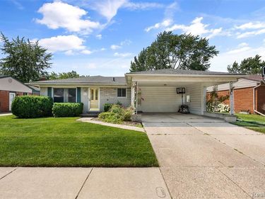 35379 Lucinda Drive, Clinton Twp, MI 48035