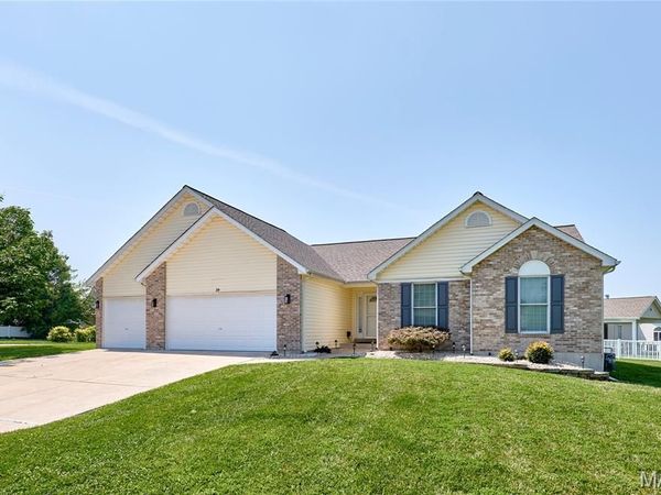 28 Jacobs Court W, St Peters, MO 63376