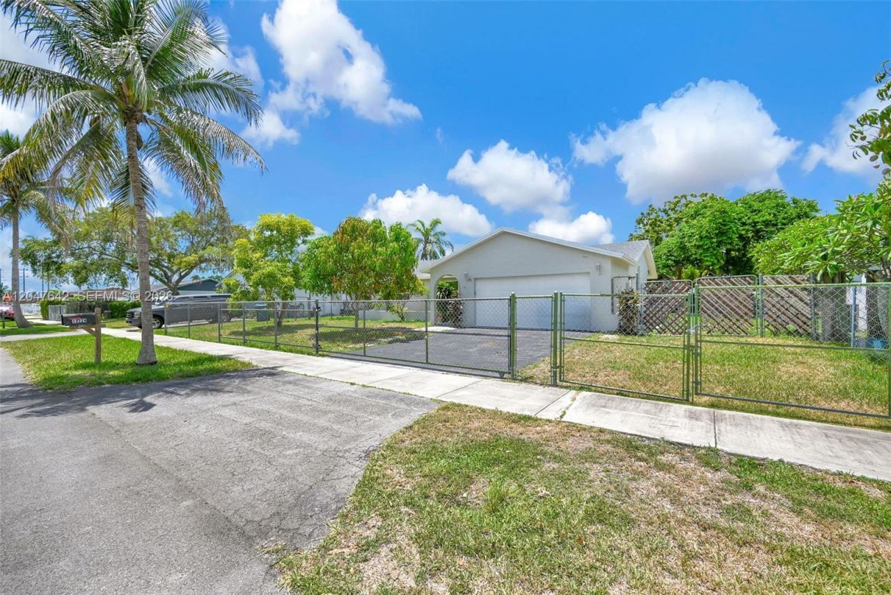 13224 SW 255th Ter , Homestead, FL 33032 Photo